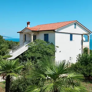 Blazina - Lbn100 By Interhome Ravni